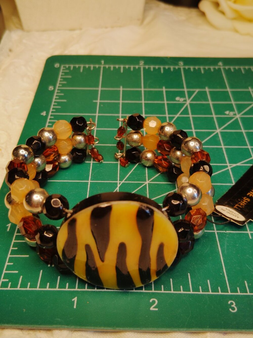 Birch Hill Tiger Stripe Shell Bracelet – Memory Wire Beaded Statement